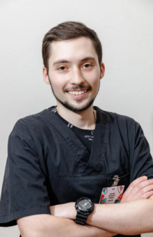Лавушев Дмитрий Михайлович стоматолог-хирург Калининград